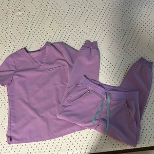 Figs LILAC DAWN scrubs set.